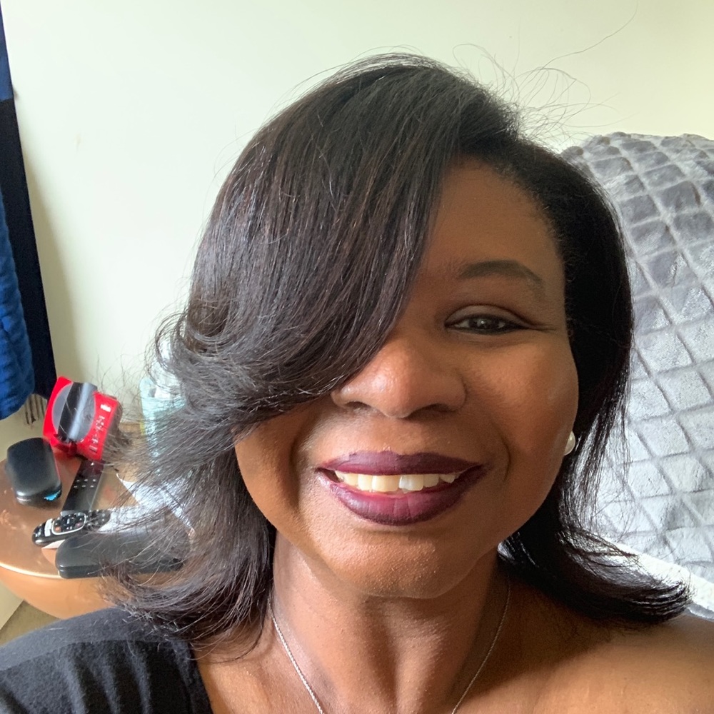 Meet your Posher, Trayvia